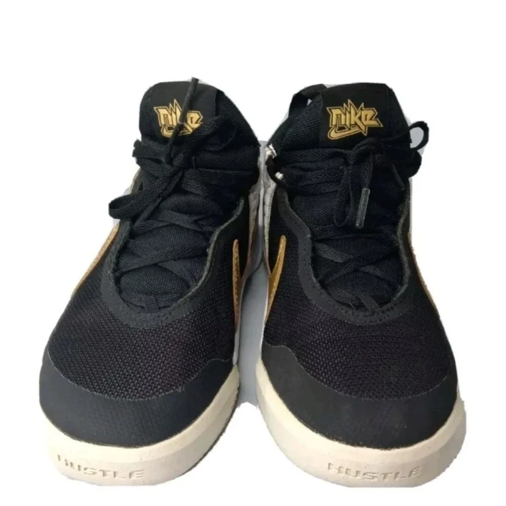 Nike Team Hustle D10 Black Metallic Gold (GS) Shoes Size 4 Y Sneakers